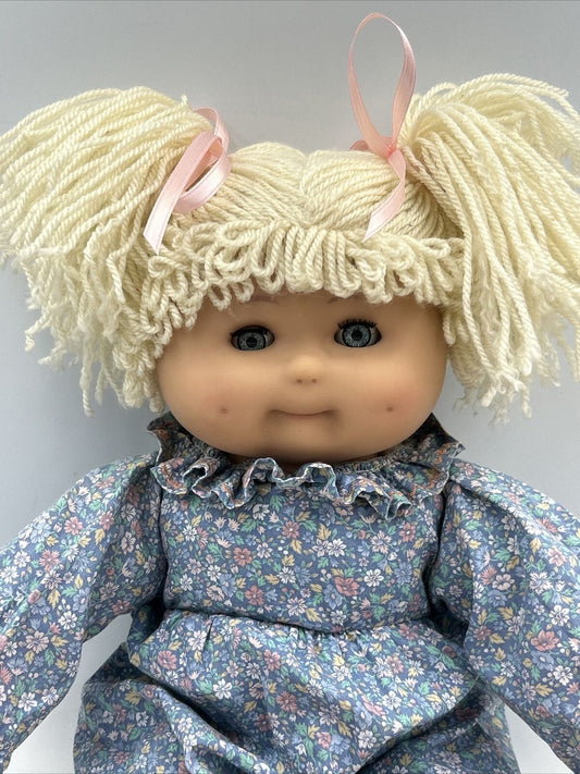 Vintage Zapf Creation Sauerkraut Bunch Blonde Yarn Hair Pigtails 19" Girl Doll